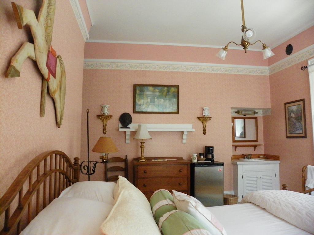 Homeport Historic Inn Searsport Room photo