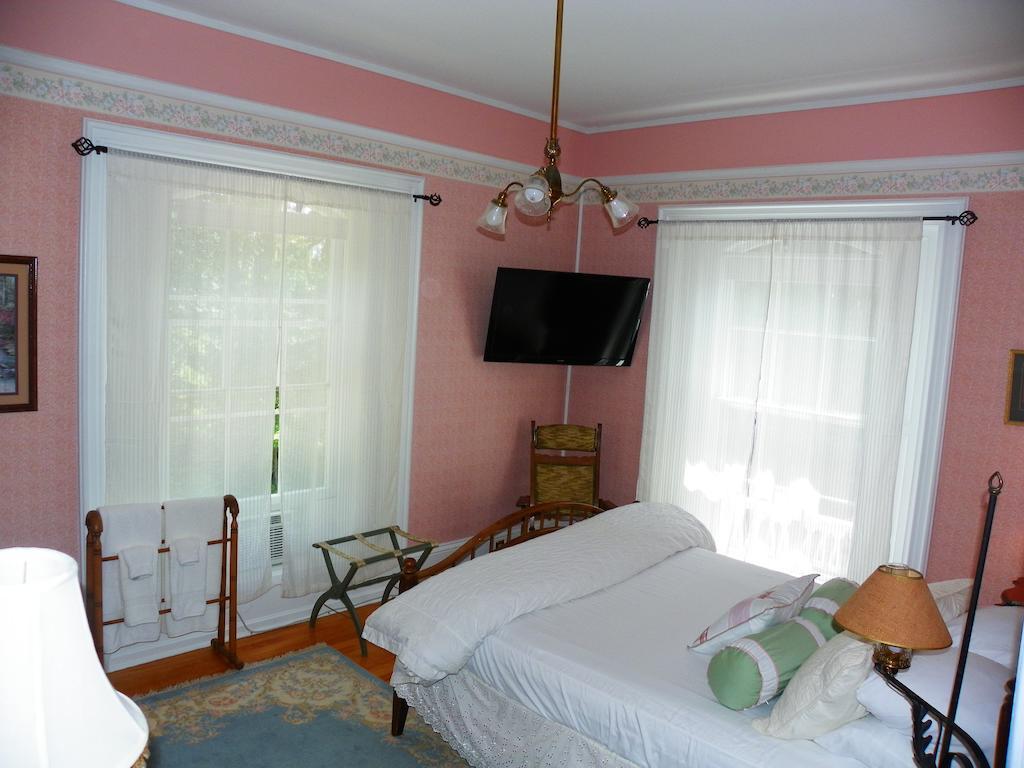 Homeport Historic Inn Searsport Room photo