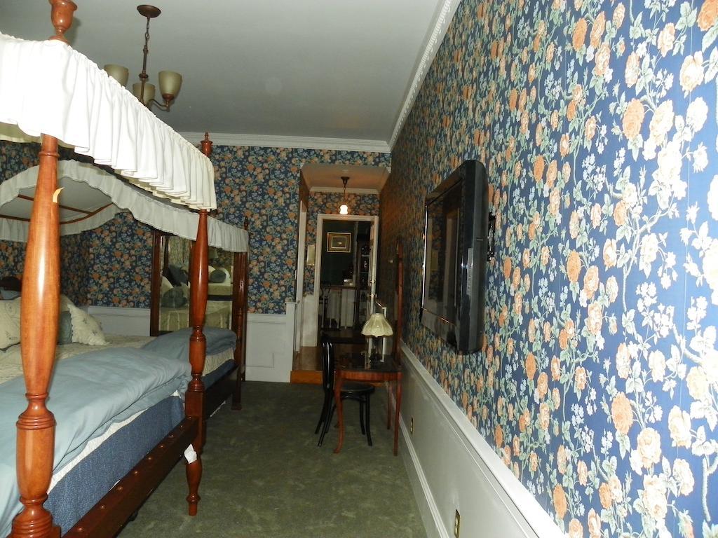 Homeport Historic Inn Searsport Room photo